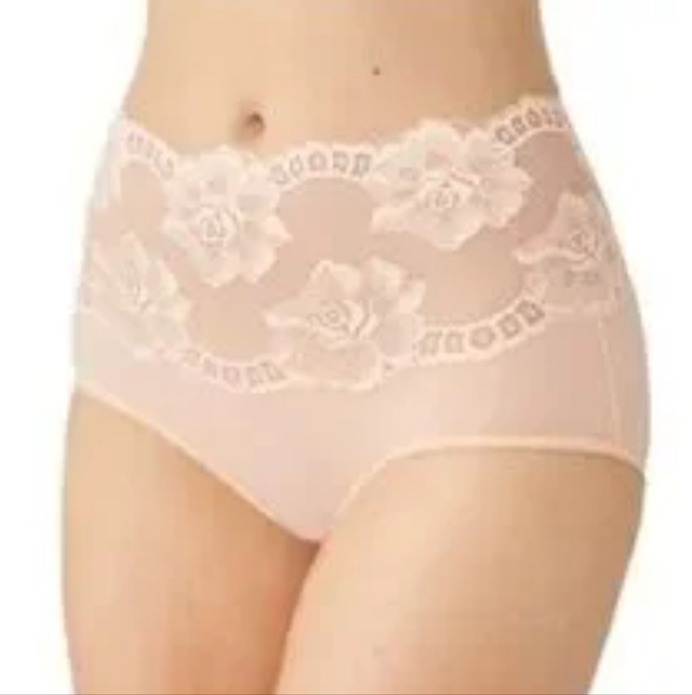 NWOT WACOAL LIGHT AND LACY HI-CUT BRIEFS,  SZ: US -7-L;
